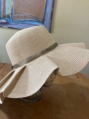 Rare Charter Club Women's Paper Straw Blend Wide Ruffle Brim Hat Made in Italy